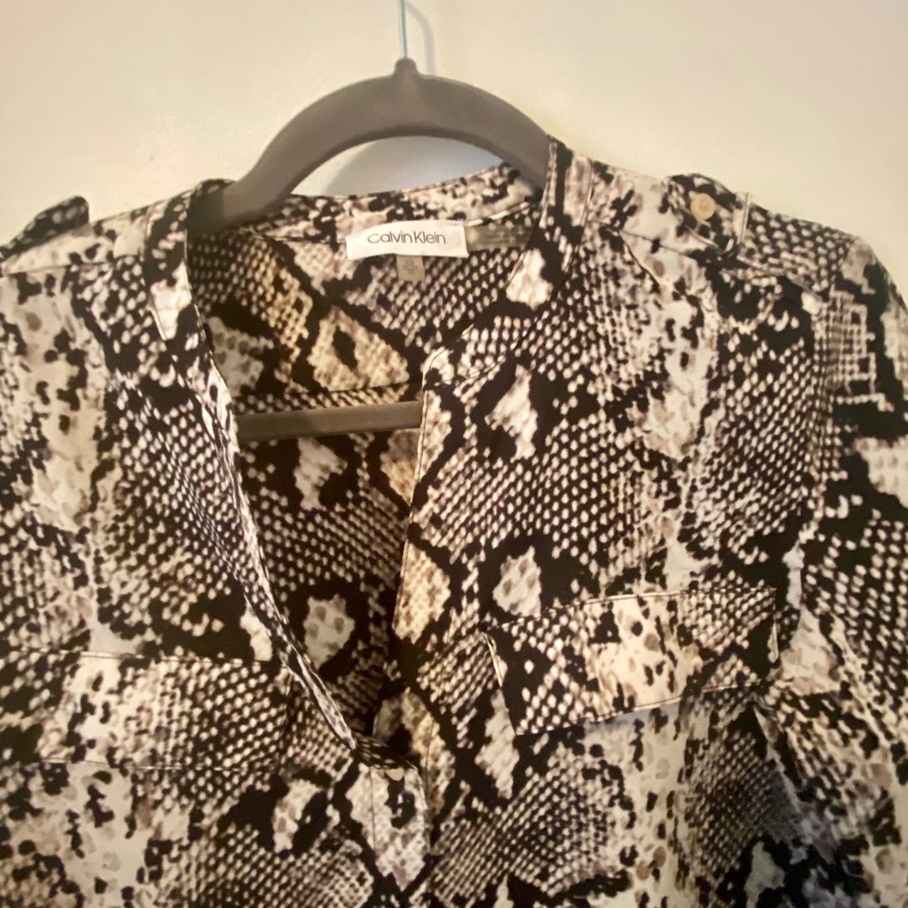 Calvin Klein snake button down - Picture 4 of 5